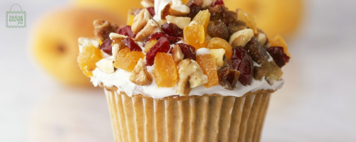 vanilla cupcakes with dried fruits and nuts